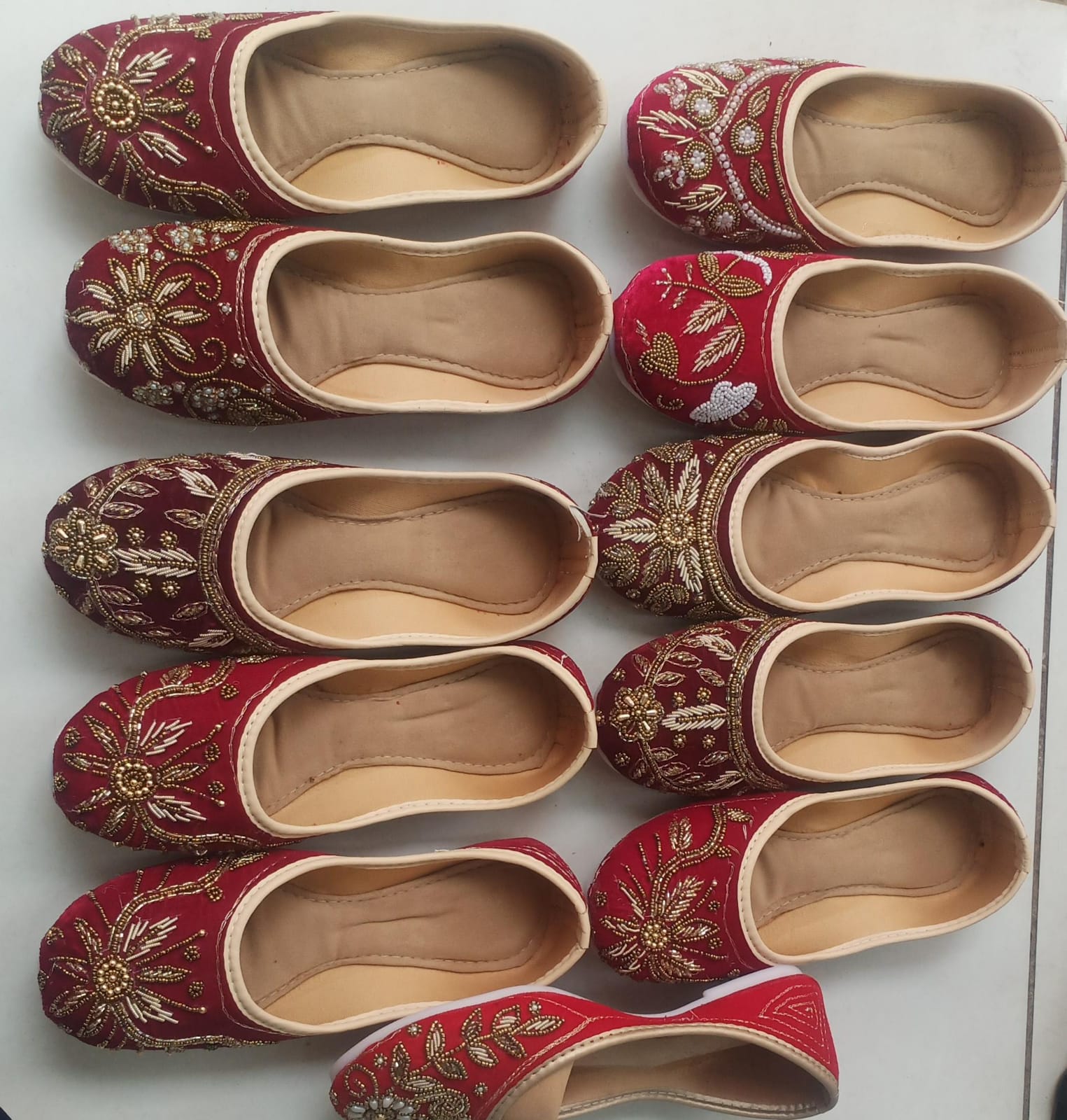 Maroon Blossom Jutti